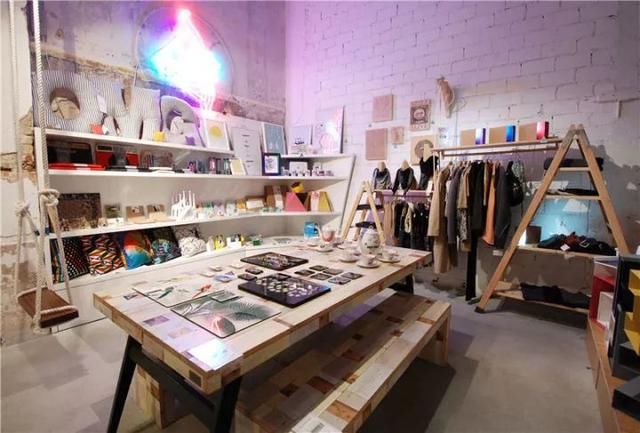 去西班牙旅游,买什么纪念品好呢?