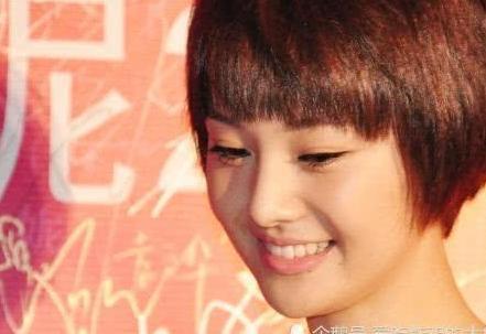 郑爽在娱乐圈朋友少被疑人缘不好,张翰的8字评