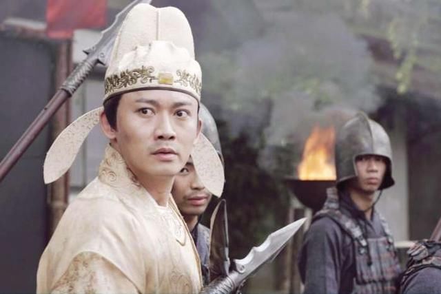 他是由太监扶持的傀儡皇帝, 登基后锋芒毕露 誉