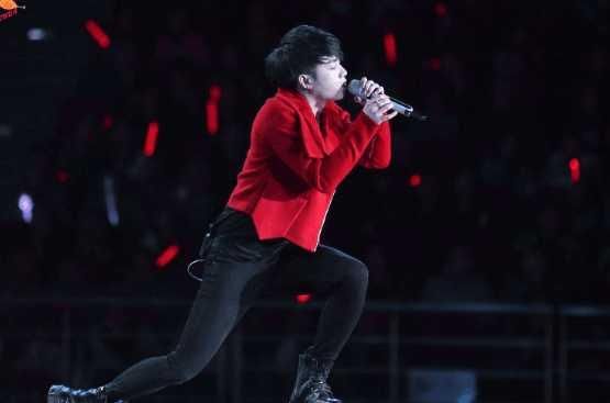 跨年晚会成假唱现场?热搜一半都是假唱何