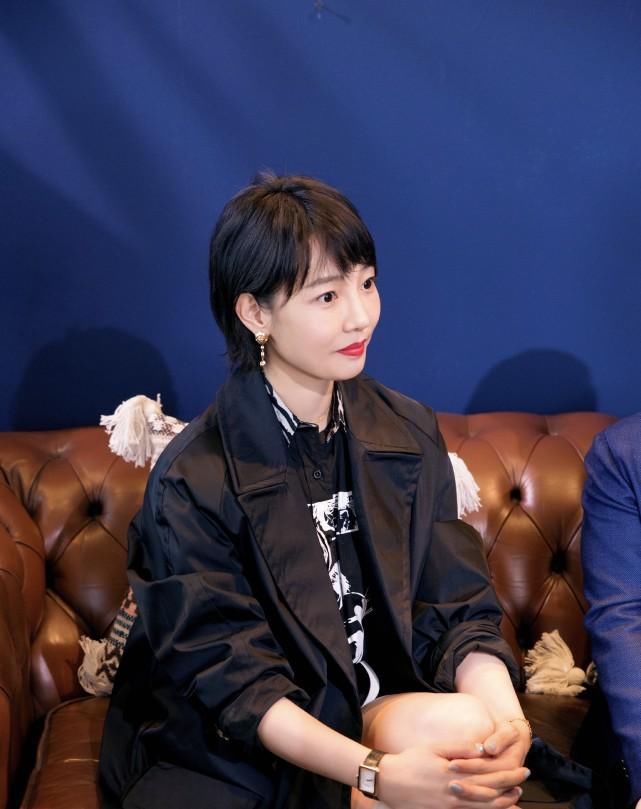 白百何出席68届柏林电影节,短发造型清爽干练