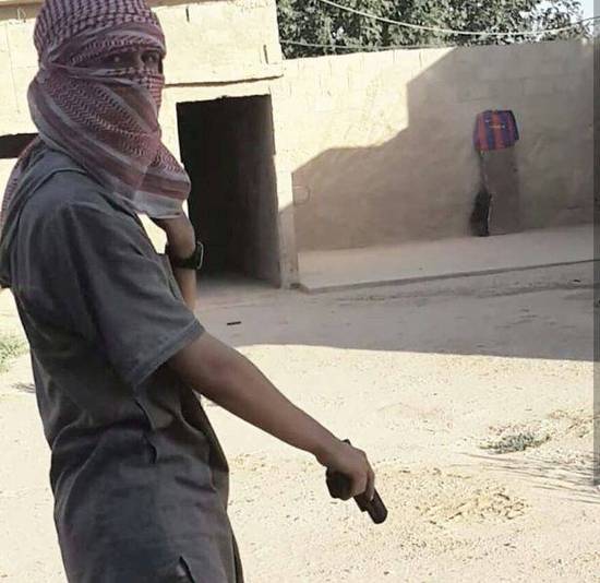 isis再次"针对"世界杯:爆射"巴萨假人"疑威胁梅西