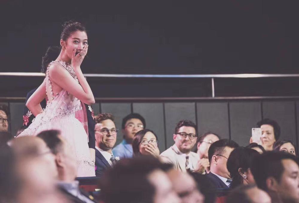 殷桃获视后激动落泪 关晓彤获奖瞬间表情亮了