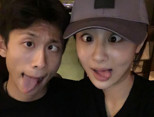 杨紫晒出验孕棒,确认龙凤胎喜讯!秦俊杰:婚期将