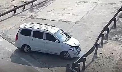 山西一黑车司机强行认亲 参加不存在的“婚礼”(图3) 山西一黑车司机强行认亲 参加不存在的“婚礼”(图3)
