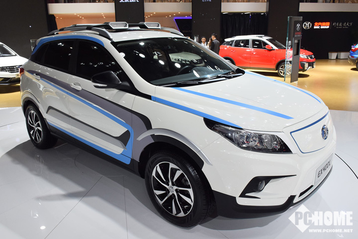 北汽新能源ex400l车展亮相 续航400km
