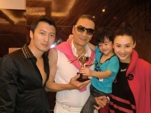 王菲50岁还怀孕被家婆喜欢,但是公公谢贤一句