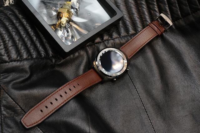 贵不一定最好!看清4G版华为手表2、华为手表