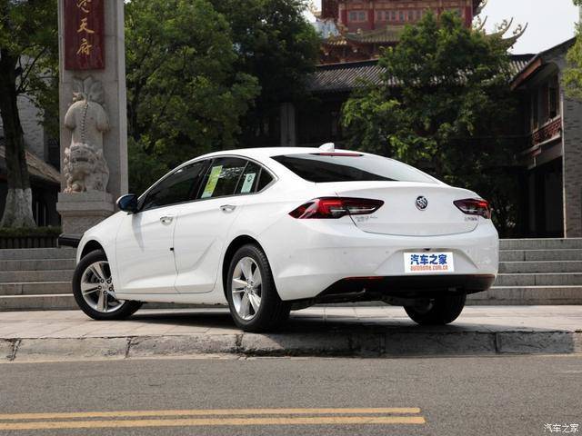 新君威1.5t豪华和阿特兹2.5L蓝天运动版哪个更