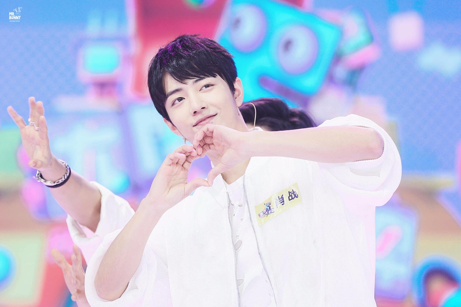 新锐电视剧男演员 唱演俱佳的大男孩肖战