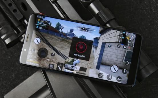 努比亚红魔手机销量火爆一机难求,黄牛加价出