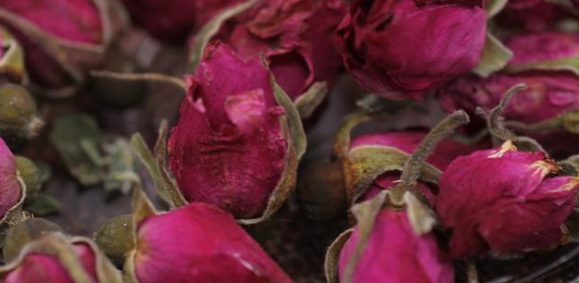 指甲上有竖纹?身体在警告了!多泡点它喝,把体