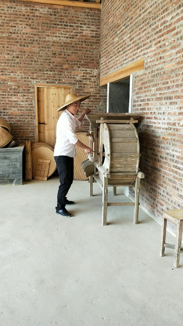 爱吃醋的水瓶座男生也喜欢野花野草