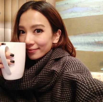 与那英齐名,林俊杰苦追十年未果,如今34岁貌美