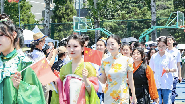 北京外国语大学举办“全球文化节” 开放校园迎接4000多名考生及家长