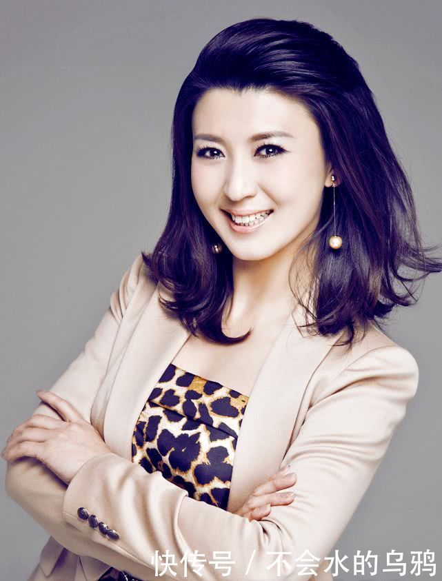 二人转女皇,因漂亮被赵本山看中,为嫁大10岁二婚富豪与父反目!