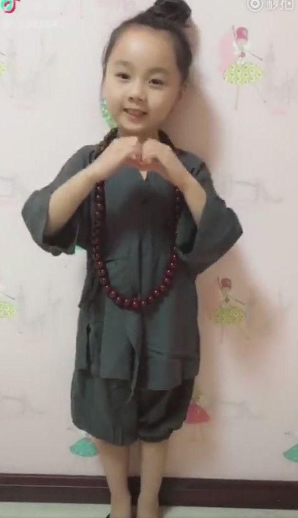 小山竹微博中大量视频被删除,微博也关了,网友