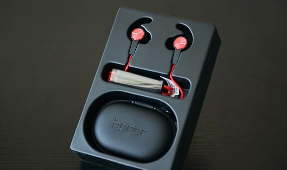 深度解析:爆款JEET蓝牙耳机与华为荣耀AM61