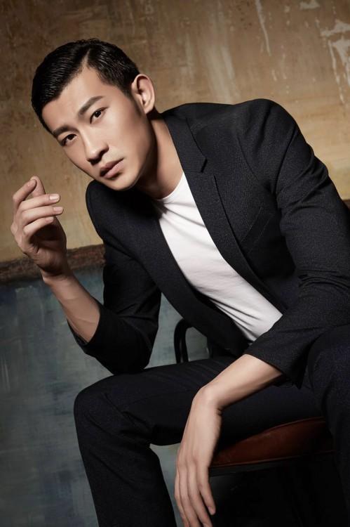 《谍海追踪》杀青 赵磊全力出击引爆谍战风云(图3) 《谍海追踪》杀青 赵磊全力出击引爆谍战风云(图3)