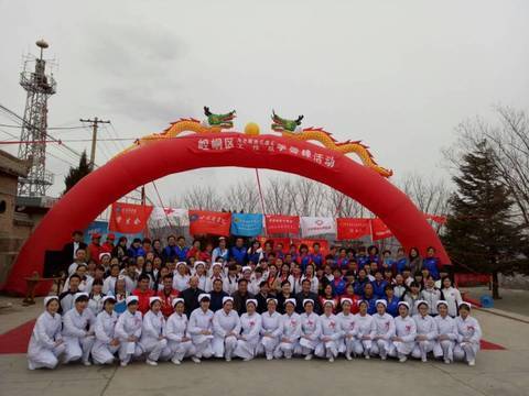 甘肃医学院红十字协会为老服务志愿者大学生让