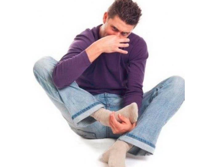 脚臭出脚汗怎么治?比专家治疗还管用的方法