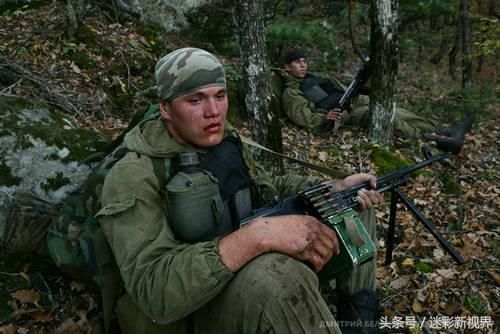 特种兵被欠军饷 合伙偷窃20万吨当量核弹卖钱