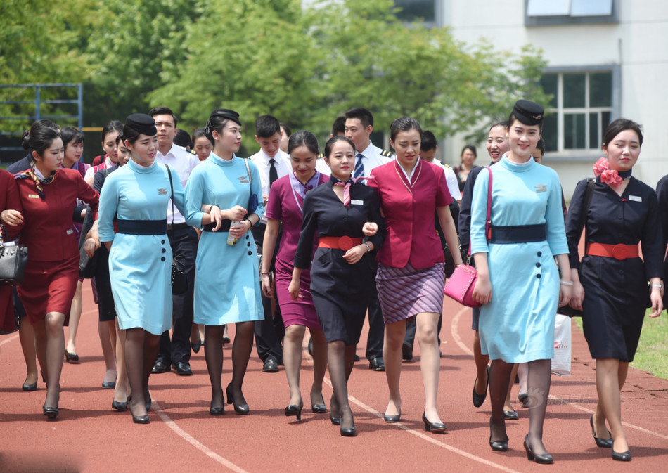 浙江旅游职业学院制服图片