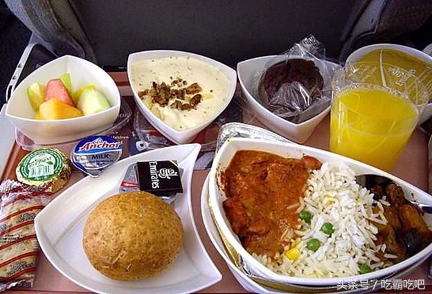 世界各国的飞机餐:中国的啤酒,土耳其的布丁,哈