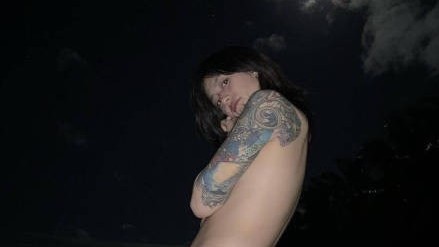 艺术or低俗?李诞老婆黑尾酱ins被扒 晒半裸大尺度照惹争议 艺术or低俗?李诞老婆黑尾酱ins被扒 晒半裸大尺度照惹争议