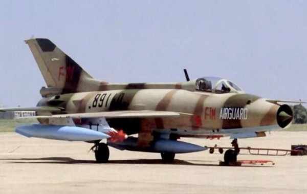 中国战机绰号规律:成飞养一群龙沈飞养一堆鸟