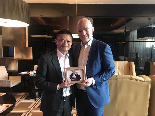马云会见国际足联主席 2019世俱杯将有望落户