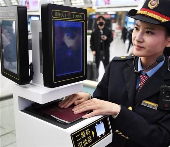 我省高铁站将告别纸质车票