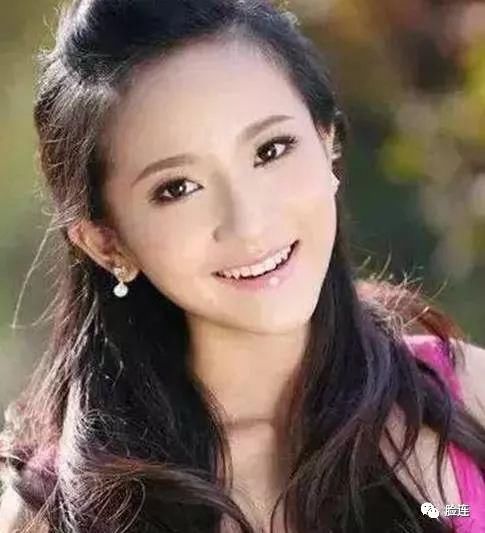 王思聪女友王颖,出生于湖北,上过天天向上,还客串过非诚勿扰2.