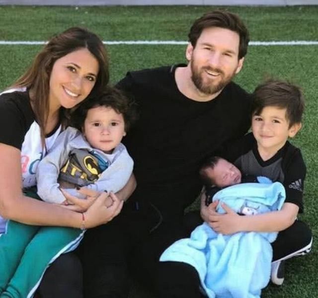 C罗4个孩子,梅西3个孩子,梅西孩子只有一个妈