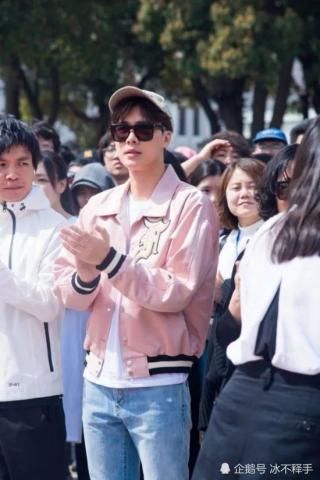 因戏生情?李易峰公开恋情:李沁 你是我最好的