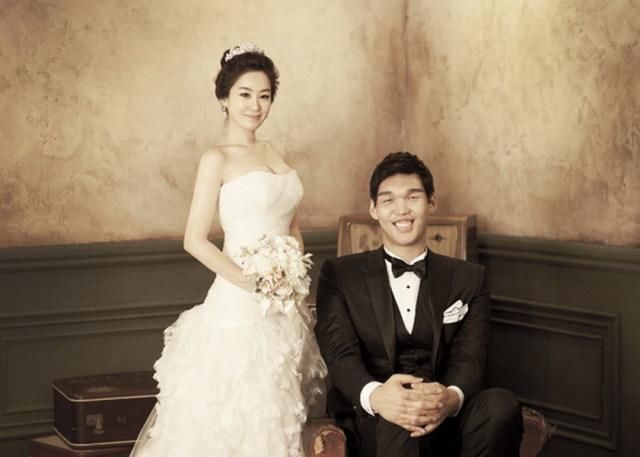 扬言随便打爆姚明的韩国第一中锋,人长相奇丑