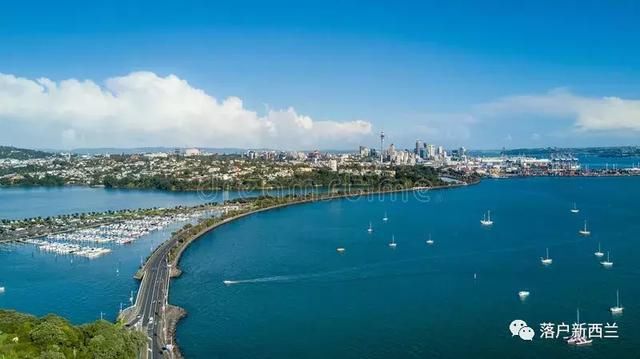 完美!老公外国绿卡,老婆孩子拿中国绿卡,中国赚