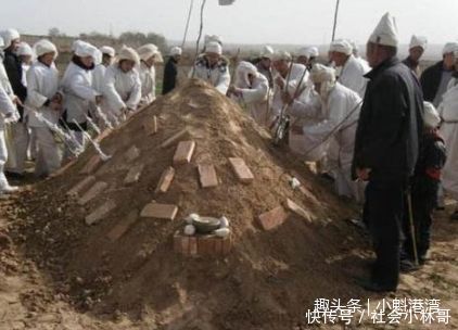 夫妻吵架,妻子不久后死亡,传言被水鬼缠身,头七