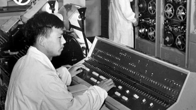 《新中国70年·影像辞典》第一台百万次计算机诞生:科技发展重大成果 《新中国70年·影像辞典》第一台百万次计算机诞生:科技发展重大成果