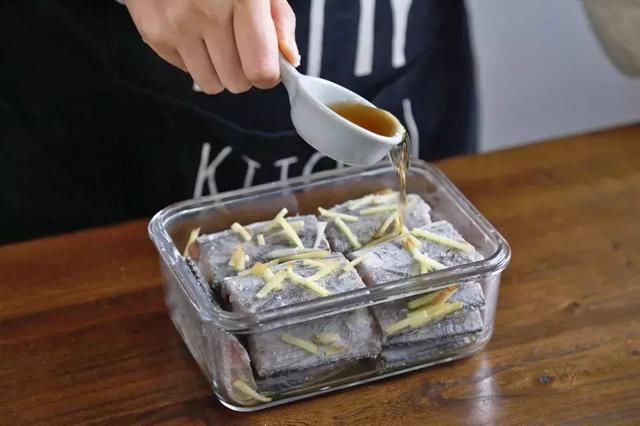 煎带鱼怎样不碎又不腥?秘诀看这里!