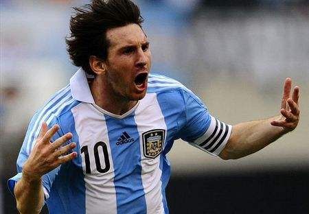 C罗有一点梅西永远比不了,阿根廷传控打法害死