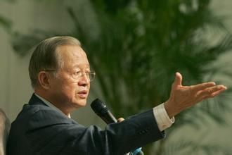 曾仕强:在婚姻里,男的第一关是金钱观,女孩子第