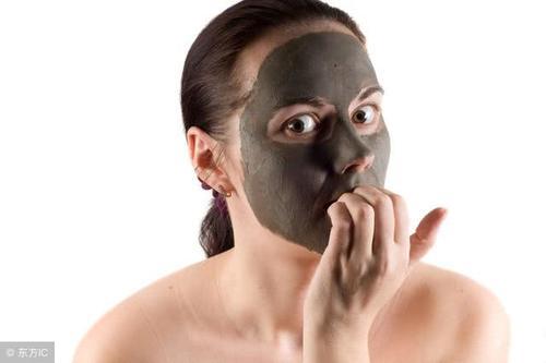 脸上毛孔越来越大,用什么可以缩小毛孔?