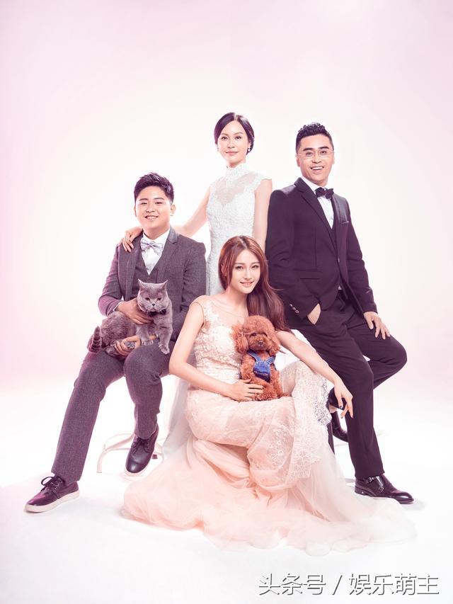 晒全家福虐狗 这年头女明星的妈妈都这么美