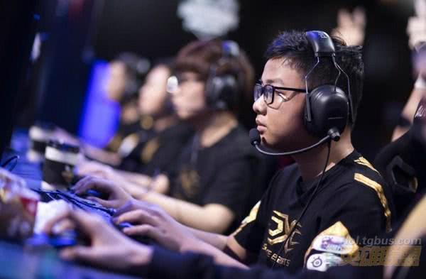 从外援归化看LPL 电竞职业发展的未来趋向传