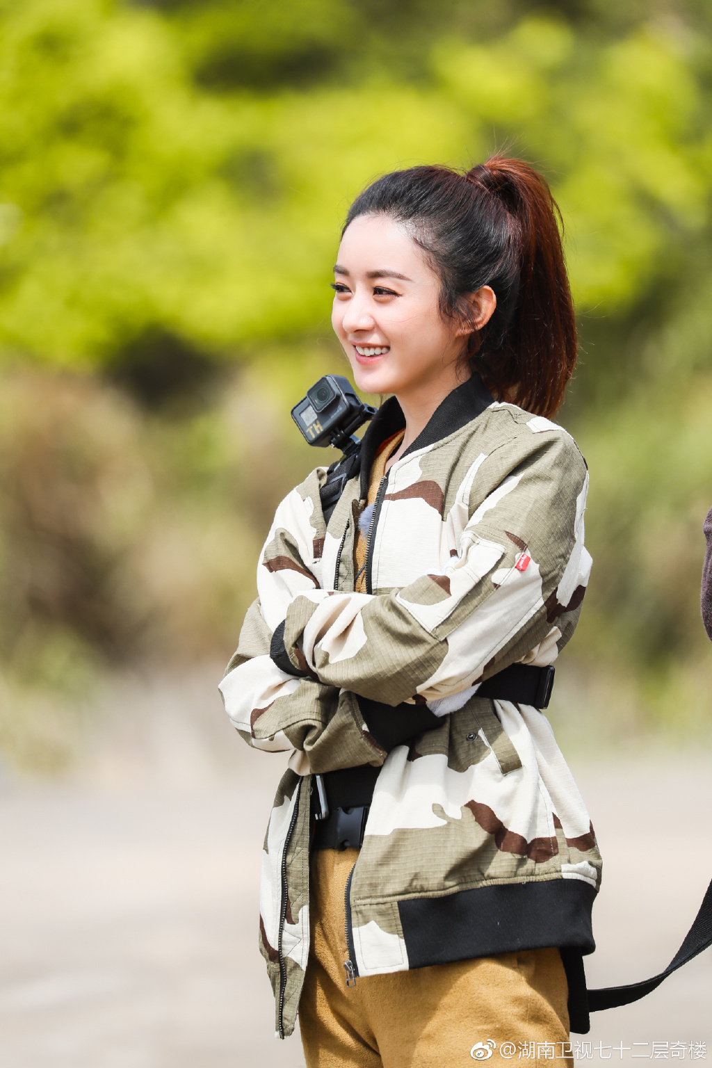 [赵丽颖][新闻]170529 赵丽颖《七十二层奇楼》高清花絮照 满脸墨点