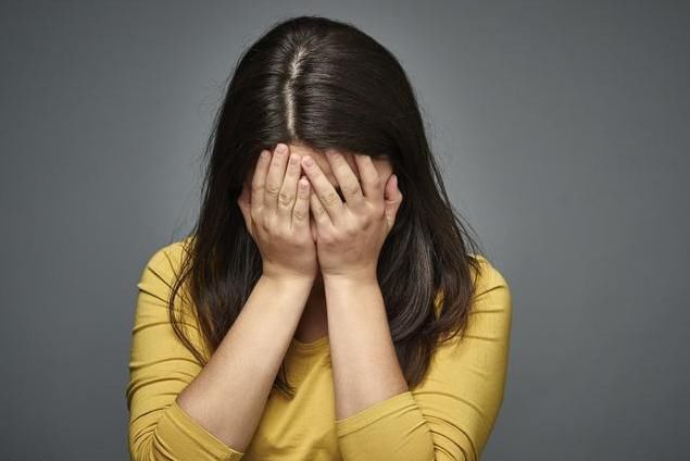 母亲退休工资五千,去世后存折上钱没了,看到母