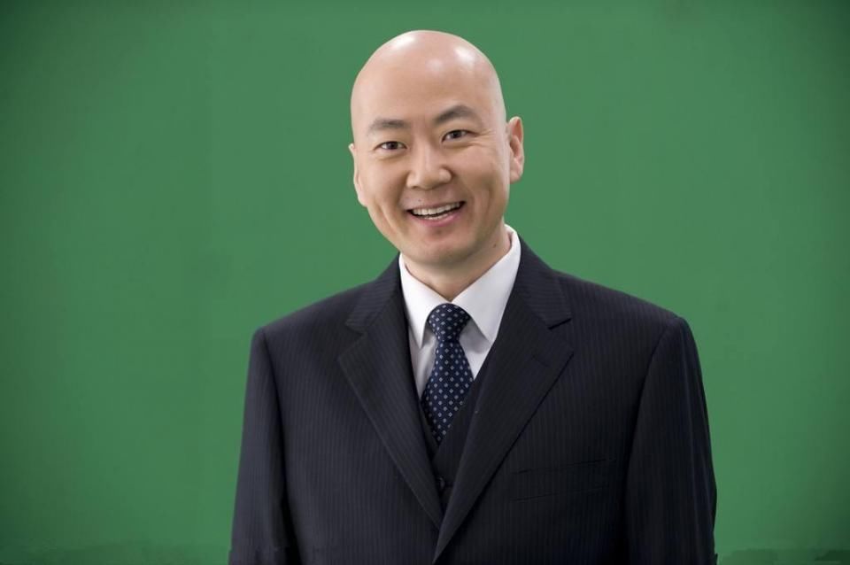 春晚常客郭冬临,早年有头发的样子真喜感,光头