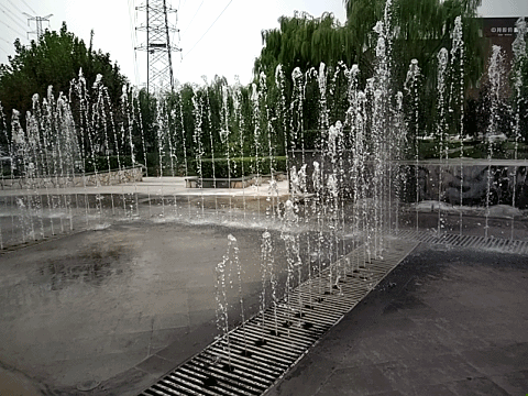 1999元四摄手机 体验十足拍照乐趣 360手机