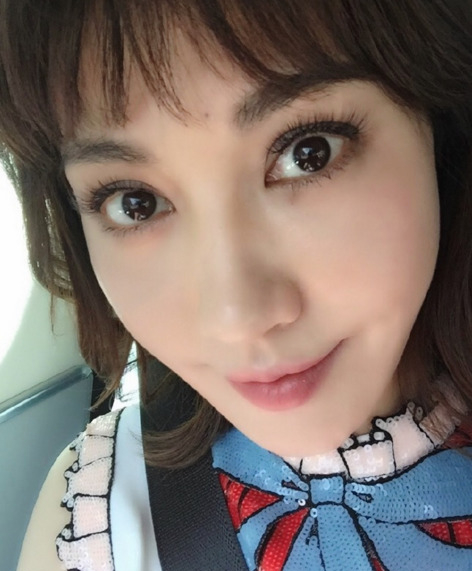 她撞脸baby被封蛇蝎美人 最红时嫁老男人